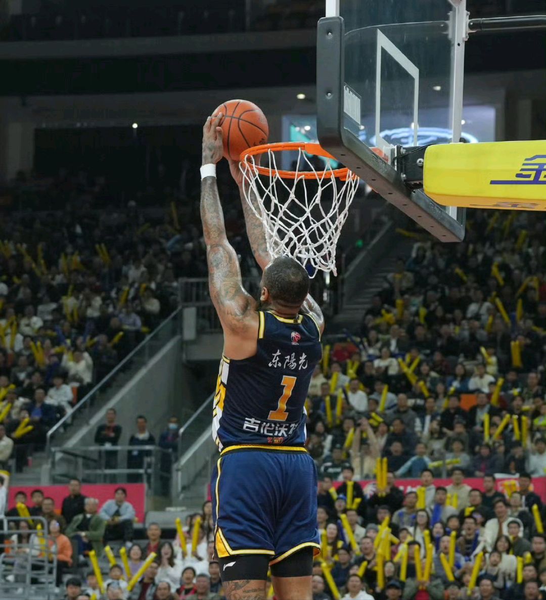 关于CBA季后赛倒计时，印第安纳步行者清晨迎来里程碑，细节引发关注，球迷炸锅，身体对抗强度拉满的信息