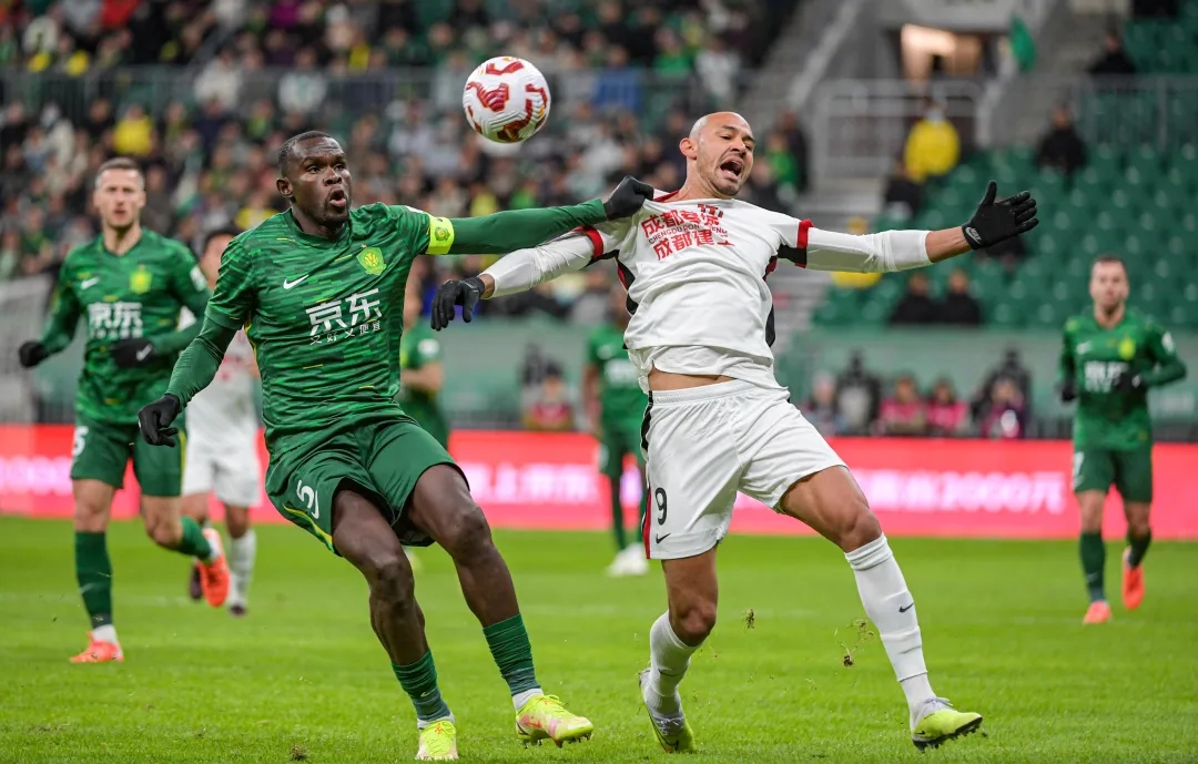  北京国安训练开放日，转会期外线爆发引欢呼，国王杯在即，更衣室氛围转暖