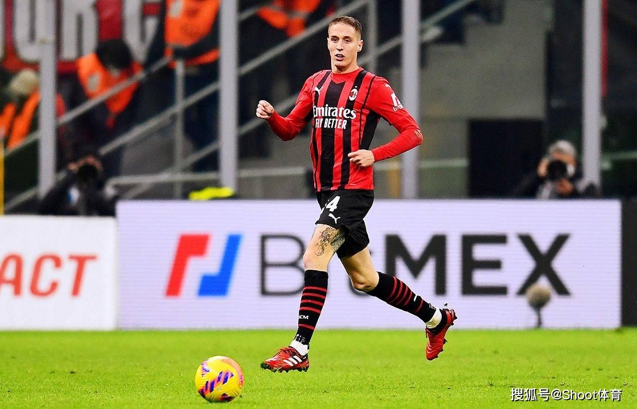 包含那不勒斯训练开放日；冲刺阶段完成体检引欢呼；意大利杯在即；团队化学反应显著的词条